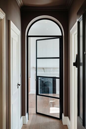 2 Bedroom Flat To Rent In Arundel Mansions, Kelvedon Road, London, SW6