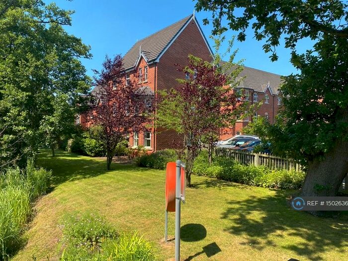 2 Bedroom Flat To Rent In Moss Hey, Wirral, CH63