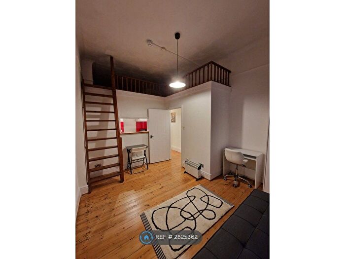 Studio To Rent In Lewes Road, Brighton, BN2