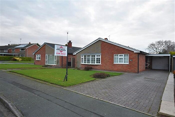 2 Bedroom Detached Bungalow For Sale In Hightree Drive, Henbury, SK11