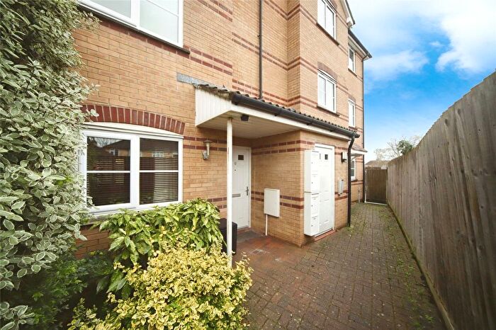 2 Bedroom Flat For Sale In Eastleigh Road, Taunton, Somerset, TA1