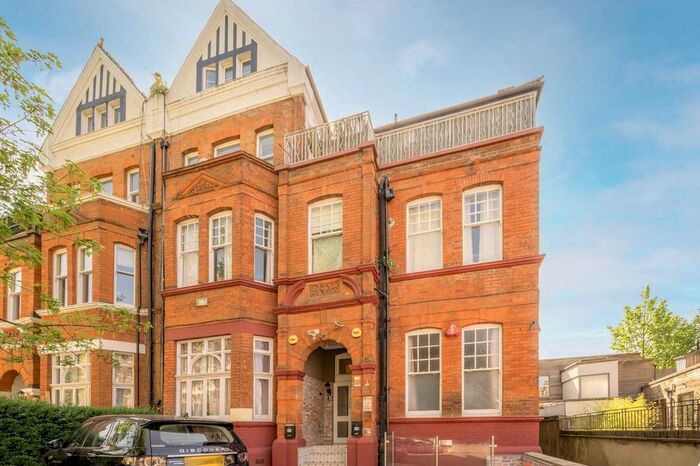 2 Bedroom Flat To Rent In Frognal, Hampstead, London, NW3