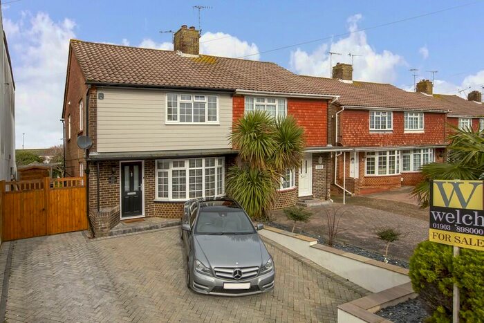 3 Bedroom Semi-Detached House To Rent In Northcourt Road, Worthing, BN14