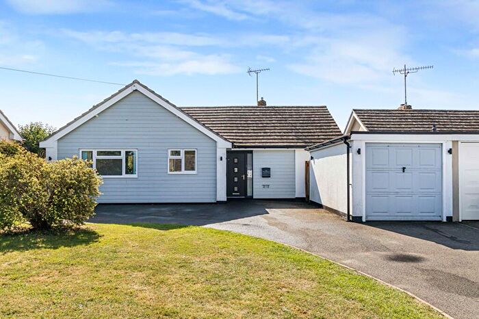 3 Bedroom Detached Bungalow For Sale In Raven Way, Hadleigh, IP7