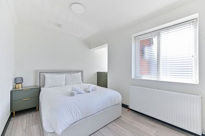 4 Bedroom Maisonette To Rent In Hampton Road, Twickenham, TW2