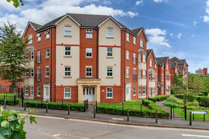 2 Bedroom Flat To Rent In Trefoil Gardens, Amblecote, Stourbridge, West Midlands, DY8