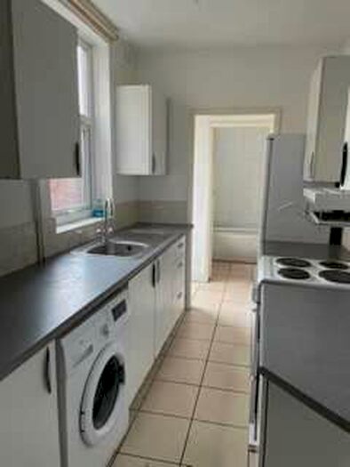 4 Bedroom Terraced House To Rent In Clarendon Park Road, Leicester, LE2