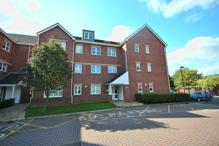 2 Bedroom Flat To Rent In Monton Road, Monton Eccles Manchester M30