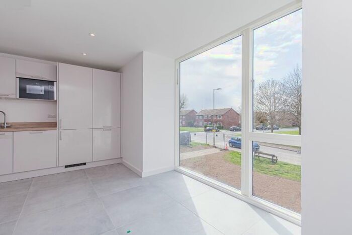 2 Bedroom Flat To Rent In Denchworth Road, Grove, OX12