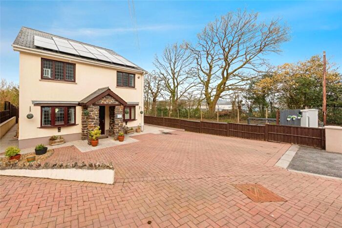 4 Bedroom Detached House For Sale In Clos Anthony, Johnstown, Carmarthen, Carmarthenshire, SA31