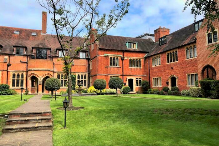 4 Bedroom Town House To Rent In Oldfield Wood, Woking, GU22