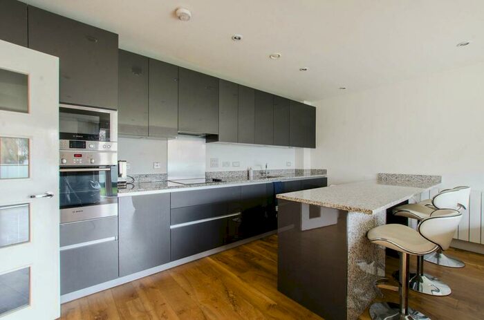 2 Bedroom Flat To Rent In Dowding Drive, Kidbrooke, London, SE9