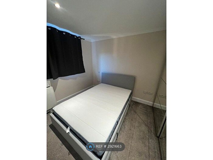 1 Bedroom Flat To Rent In St. Albans Road, Watford, WD24