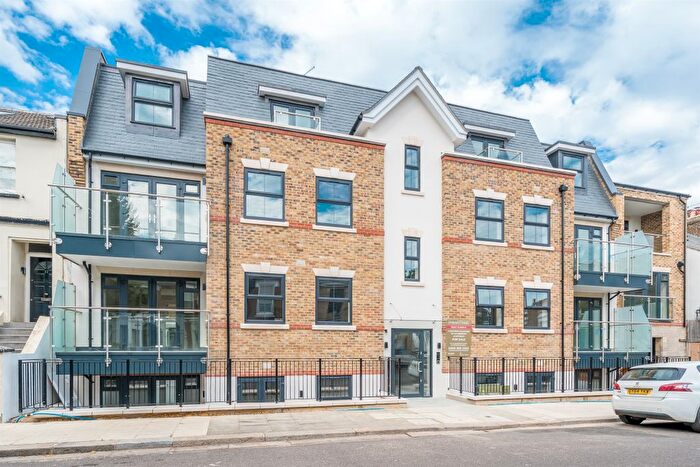 1 Bedroom Flat For Sale In Primo Court, Chiswick, London, W4