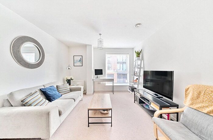 1 Bedroom Flat For Sale In Trevelyan Road, London, SW17