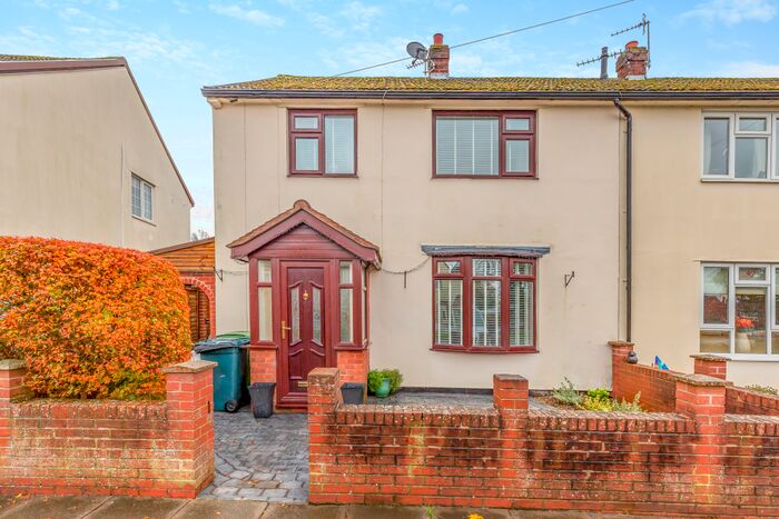 3 Bedroom Semi-Detached House For Sale In Sutton Way, Shrewsbury, SY2