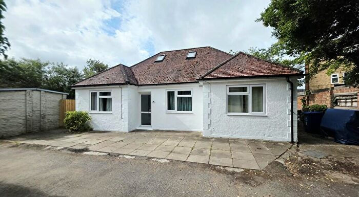 4 Bedroom Detached Bungalow For Sale In New Road, Brackley, NN13