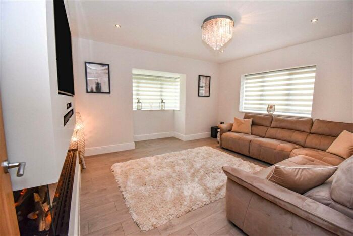 5 Bedroom Detached House For Sale In , DN20
