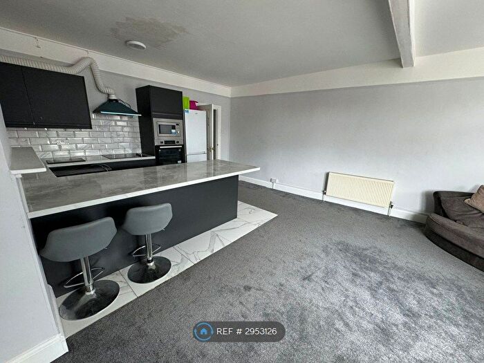 1 Bedroom Flat To Rent In Livingstone Circus, Gillingham, ME7