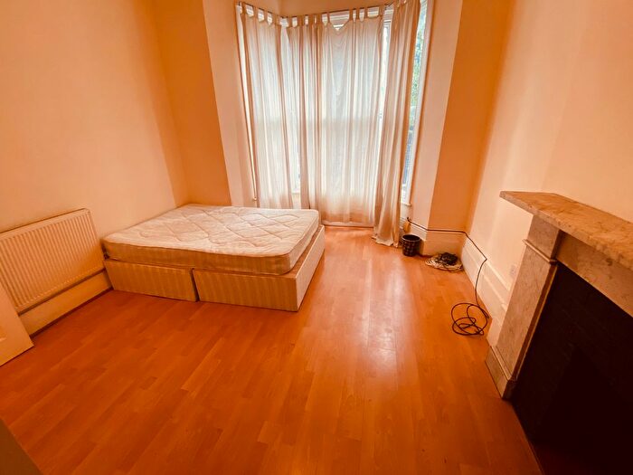 2 Bedroom Flat To Rent In Marlborough Road, Archway, N19