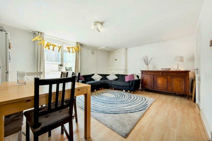 6 Bedroom Terraced House To Rent In Grosvenor Terrace, SE5