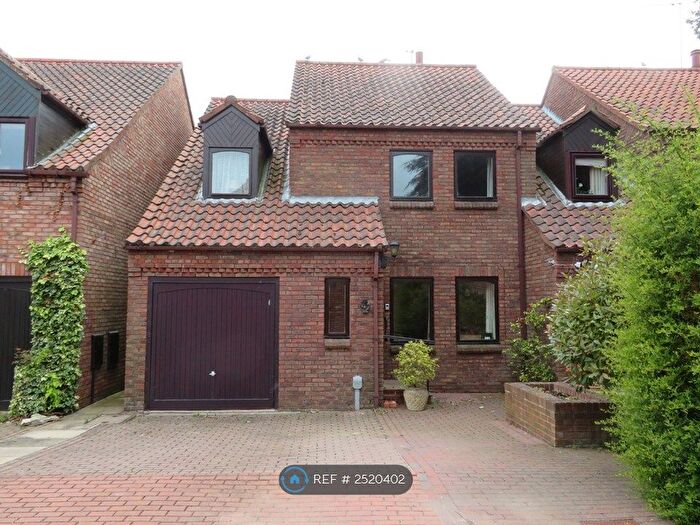 3 Bedroom Semi-Detached House To Rent In Waltham Lane, Beverley, HU17