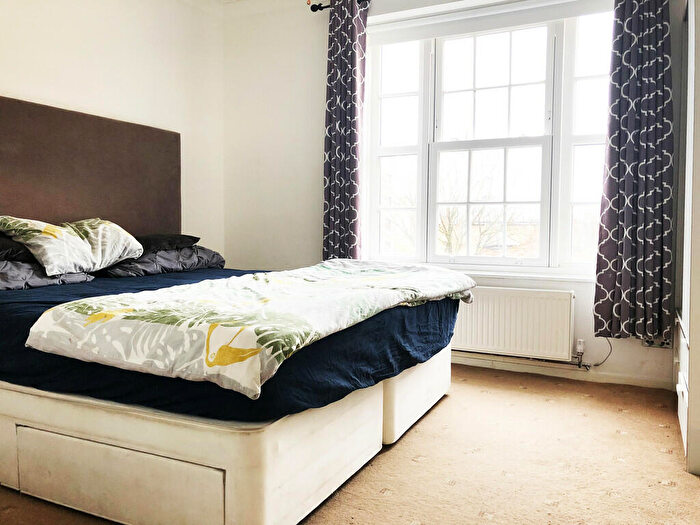 1 Bedroom Flat To Rent In Phoenix Road, London, NW1