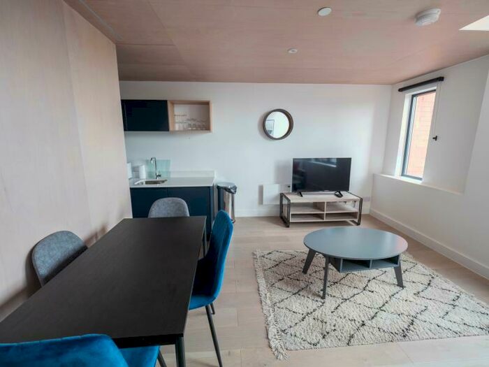 2 Bedroom Apartment To Rent In Sky Gardens :: Castlefield, M15
