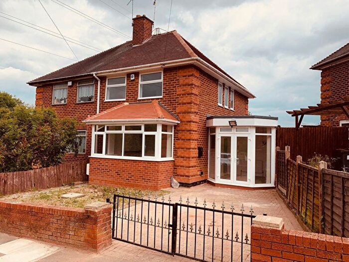 3 Bedroom Semi-Detached House To Rent In Bottetourt Road, Birmingham, B29