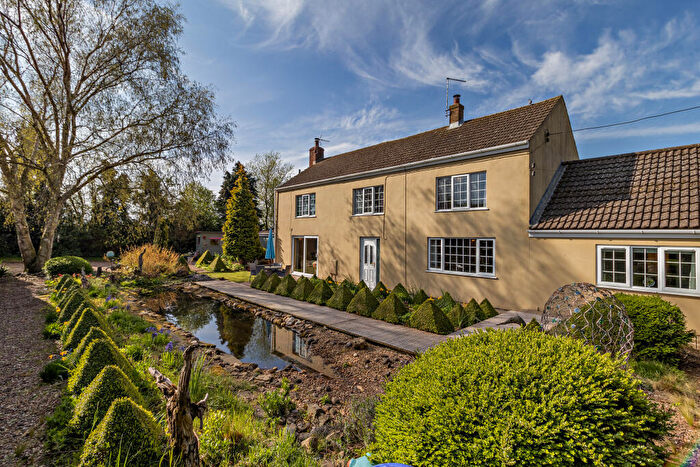 4 Bedroom Farm House For Sale In Field Lane, Wroot, Doncaster, DN9