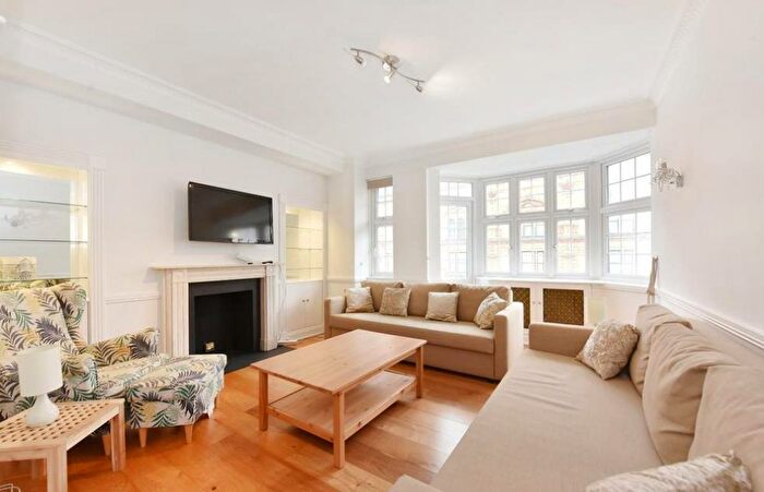 3 Bedroom Apartment To Rent In Park Road, Marylebone, London, NW1