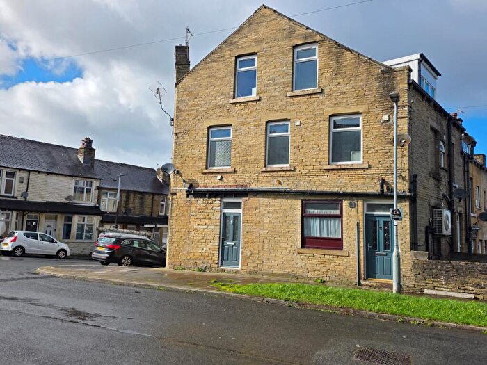 4 Bedroom Terraced House For Sale In Brompton Road, BD4