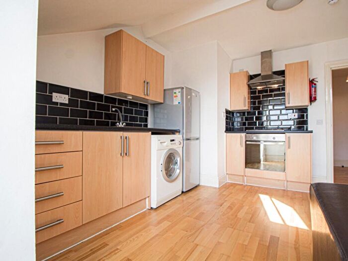 1 Bedroom Apartment To Rent In Apt, Hyde Terrace #, LS2
