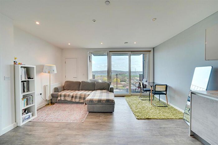 1 Bedroom Flat For Sale In Alma Road, Enfield, EN3