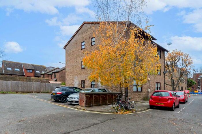 Studio To Rent In Spencer Mews, London, W6