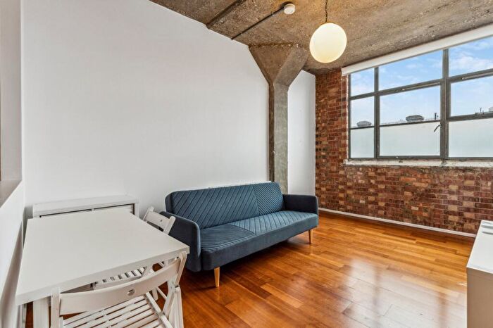 1 Bedroom Flat To Rent In Royle Building, Wenlock Road, N1