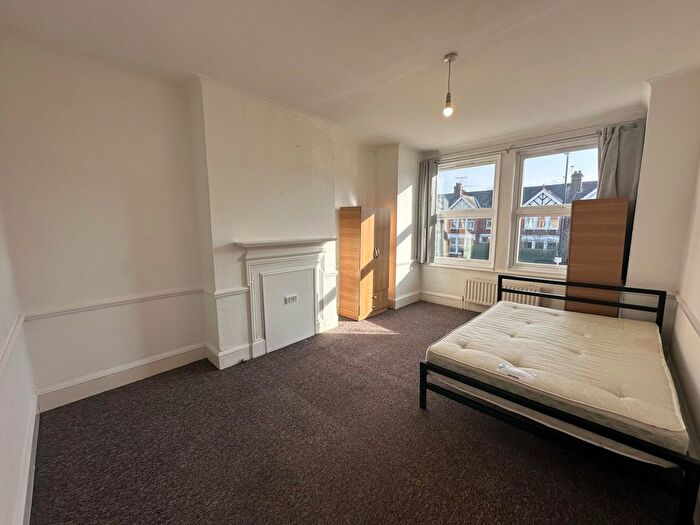 4 Bedroom Maisonette To Rent In Lansdowne Road, London, N17