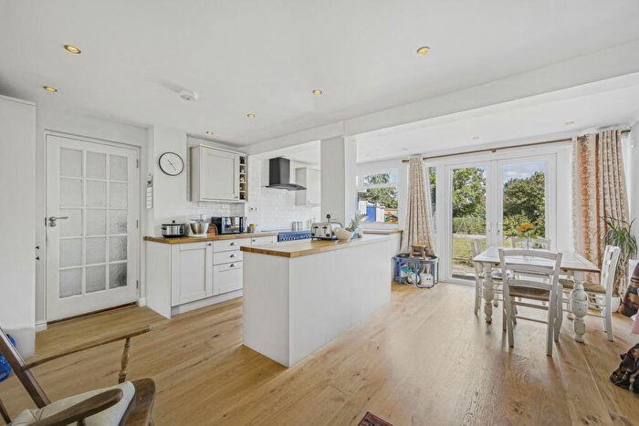 2 Bedroom Semi-Detached House For Sale In Underhill, Moulsford, OX10