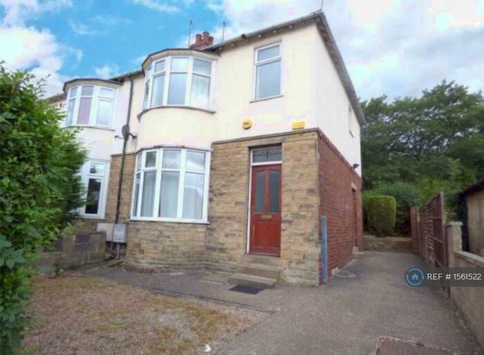 3 Bedroom Semi-Detached House To Rent In Newsome Road, Huddersfield, HD4