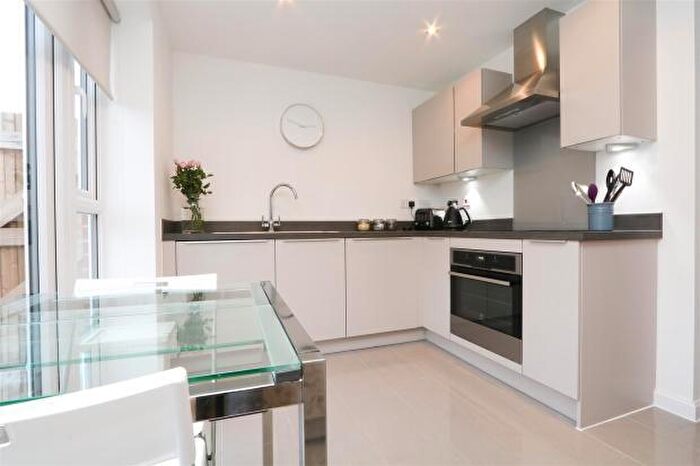 2 Bedroom Semi-Detached House To Rent In Underwood Mews, NG8