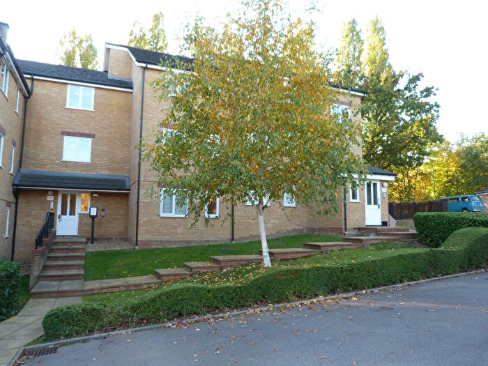 2 Bedroom Flat To Rent In Kirkland Drive, Enfield, EN2