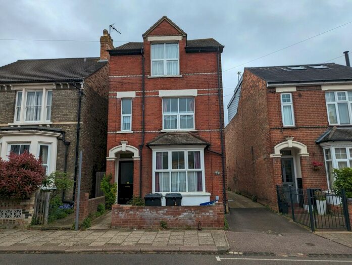 1 Bedroom Flat To Rent In Foster Hill Road, Bedford, MK40