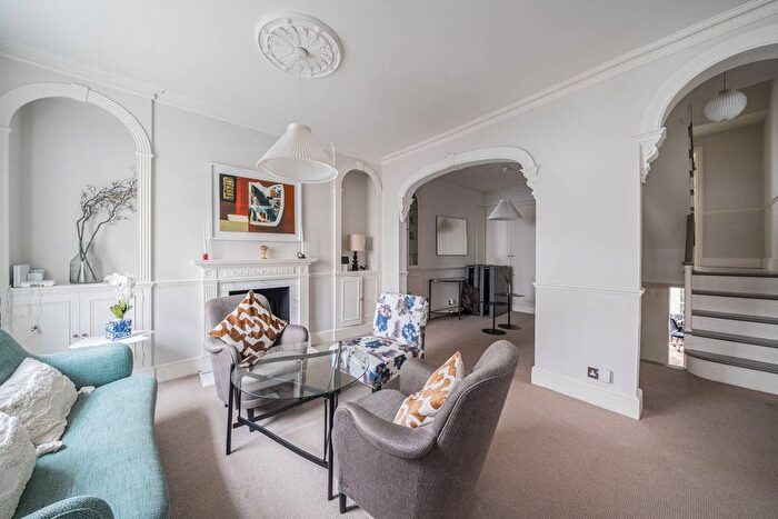 4 Bedroom Flat To Rent In Sterling Street, Knightsbridge, London, SW7