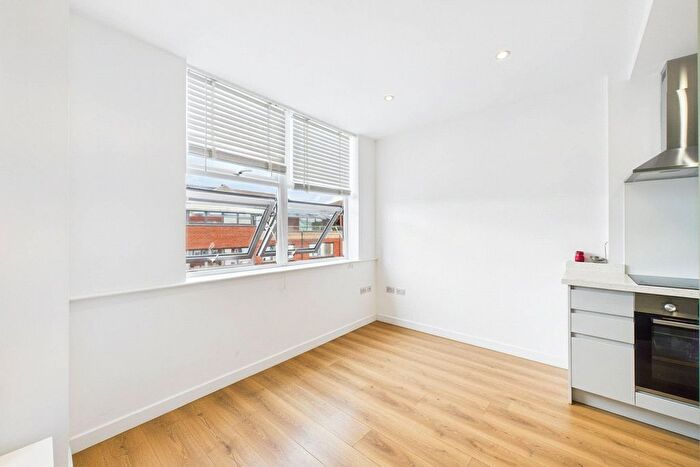 1 Bedroom Flat To Rent In Victoria Road, Farnborough, Hampshire, GU14