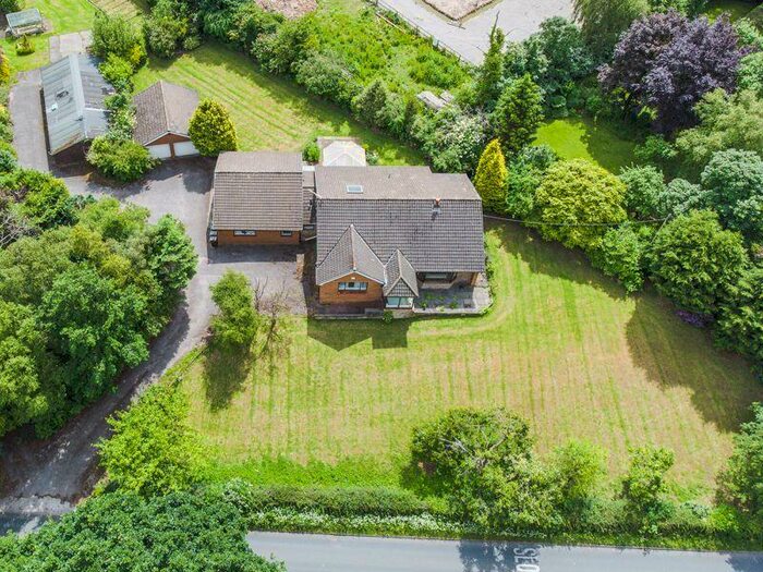 4 Bedroom Detached Bungalow For Sale In Plough Lane, Lathom, L40
