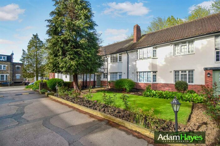 1 Bedroom Apartment To Rent In Okehampton Close, North Finchley, N12