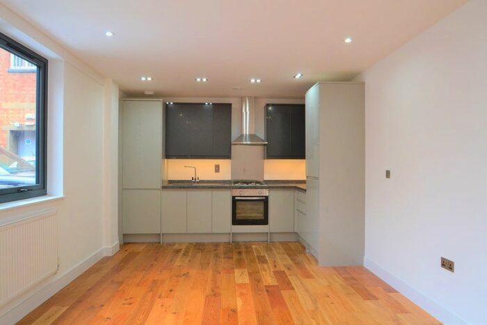 1 Bedroom Flat To Rent In High Street, Ruislip, HA4