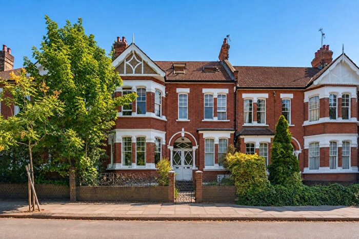 3 Bedroom Flat For Sale In Granville Gardens, Ealing, W5