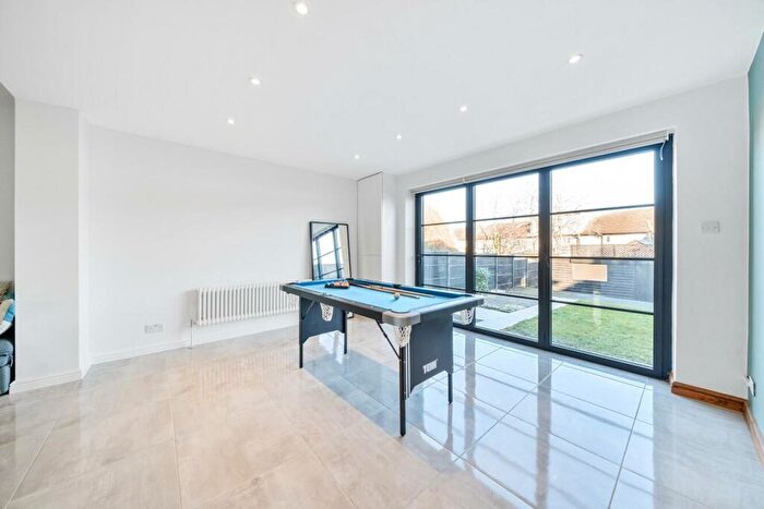 4 Bedroom Terraced House For Sale In Southend Lane, Catford, SE6