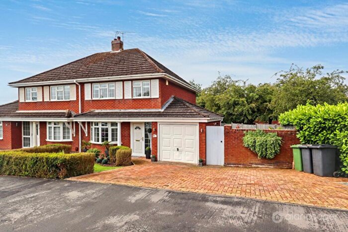 3 Bedroom Semi-Detached House For Sale In Milby Drive, St Nicolas Park, Nuneaton, CV11